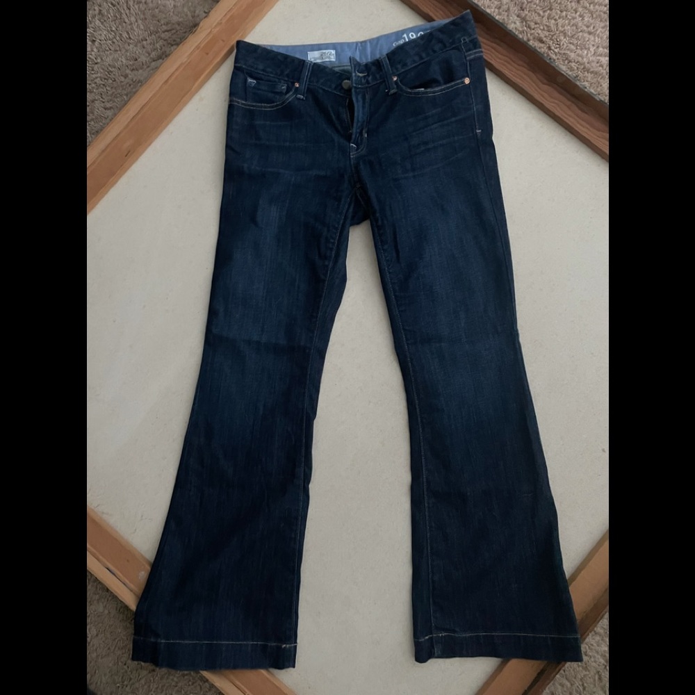 GAP Long & Lean Flare size 2 NWOT